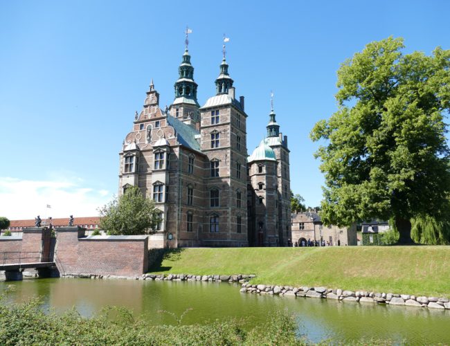 rosenborg-castle, copenhagen By dido1/ Pixabay