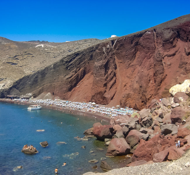 Red Beach Strand Santorin By dronepicr/WikiCommons